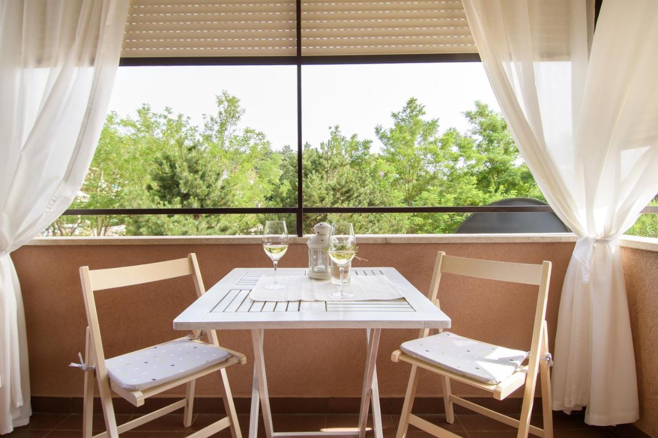 Apartman Alba คาริกาดอร์ ภายนอก รูปภาพ
